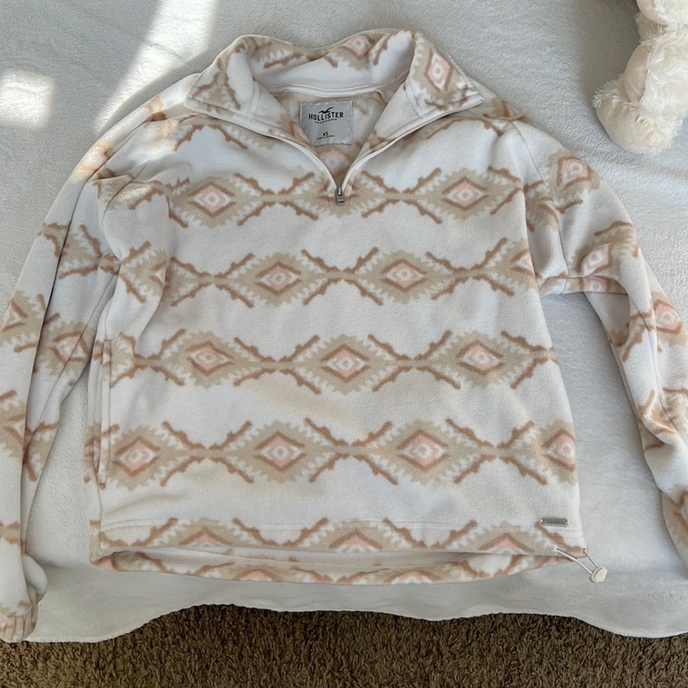 Hollister sweater